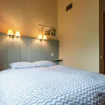 Rustic Retreat In Houvegne