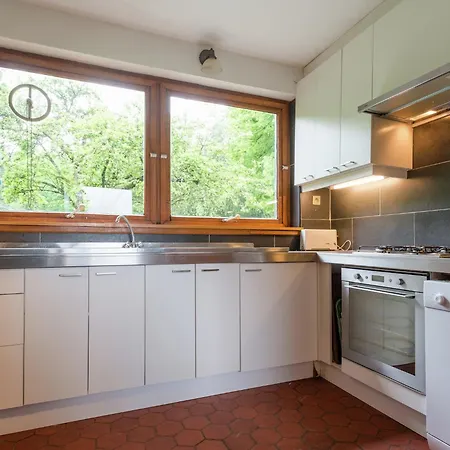 Rustic Retreat In Houvegne