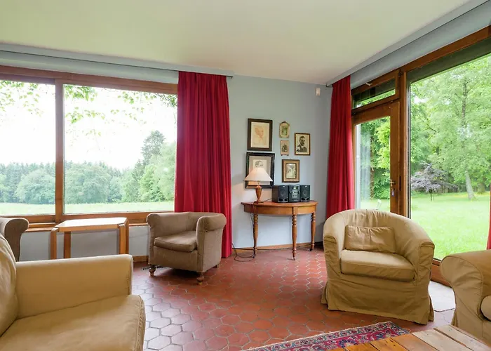 Rustic Retreat In Houvegne Holiday home