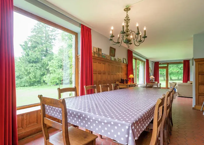 Holiday home Rustic Retreat In Houvegne *