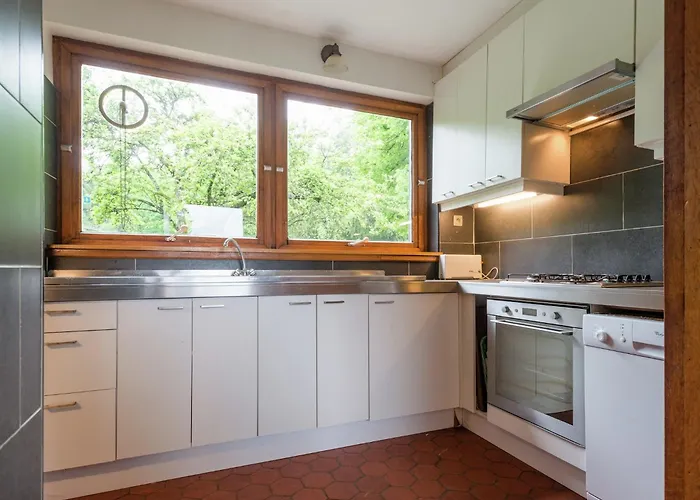 Rustic Retreat In Houvegne