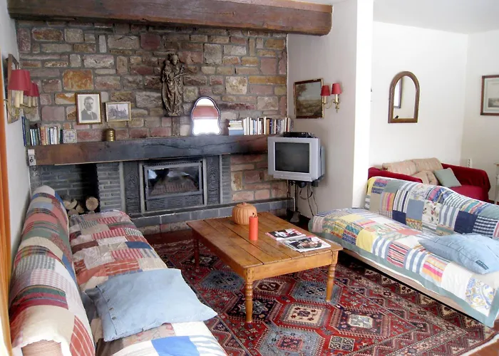 Rustic Retreat In Houvegne Holiday home *